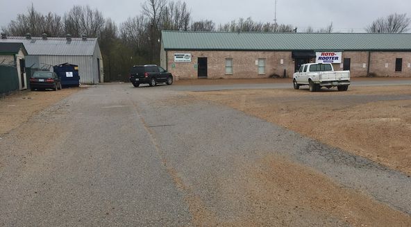 9373 Macon Rd, Cordova, TN 38016
